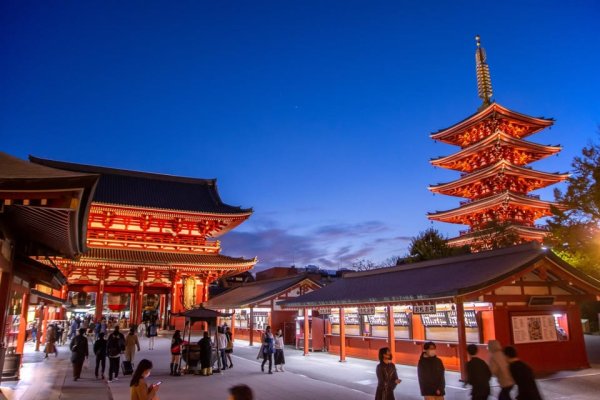 Visite à pied d'Asakusa avec visite du temple Sensoji par Taro
