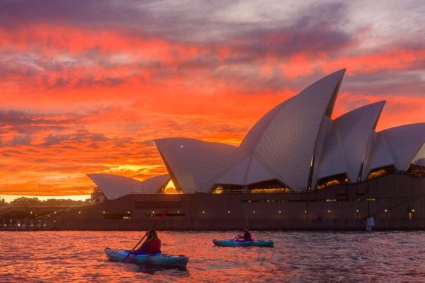 Tour en kayak au lever du soleil dans le port par Oliver